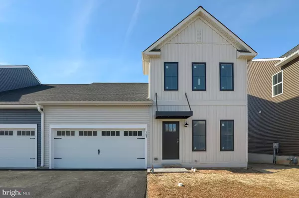 207 WATERS EDGE, Mount Joy, PA 17552