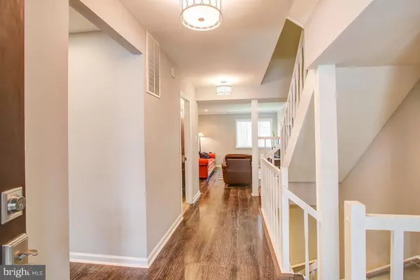 Reston, VA 20191,2218 GLENCOURSE LN