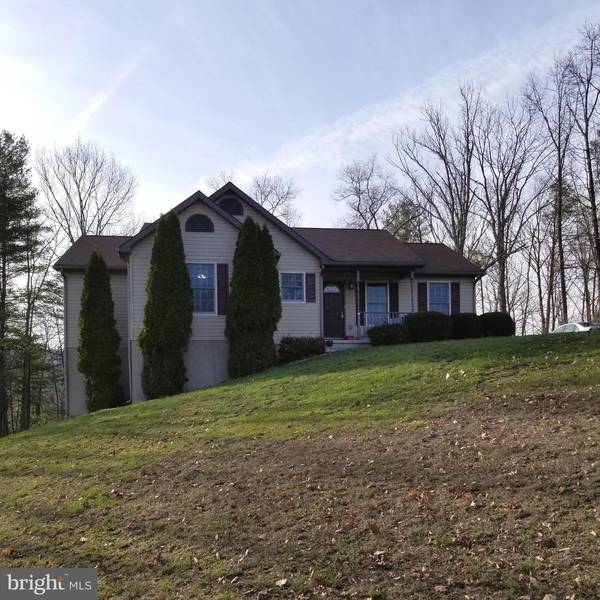 102 SWALLOW CT, Berkeley Springs, WV 25411