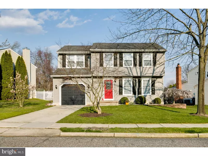 4 CRESCENT HOLLOW DR, Mantua, NJ 08080