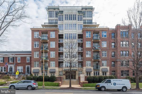 4025 CONNECTICUT AVE NW #301, Washington, DC 20008