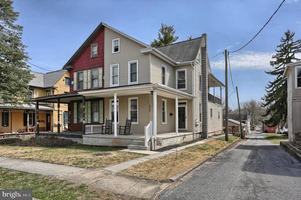 454 E MAPLE ST, Annville, PA 17003