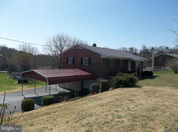 997 KNOBLEY RD, Ridgeley, WV 26753