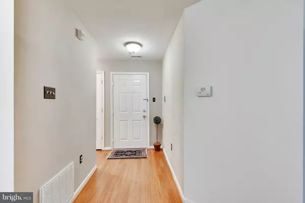 Gaithersburg, MD 20878,931 BEACON SQUARE CT #16