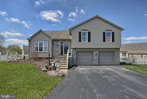 39 RED MAPLE CIR, Palmyra, PA 17078