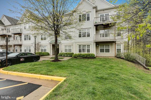 4363 WILSON VALLEY DR #303, Fairfax, VA 22033