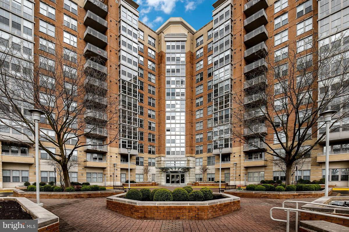 Reston, VA 20190,11800 SUNSET HILLS RD #317