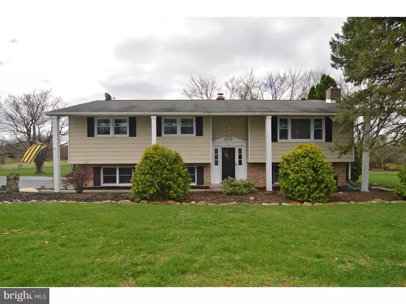 99 SUNSET DR, Bernville, PA 19506