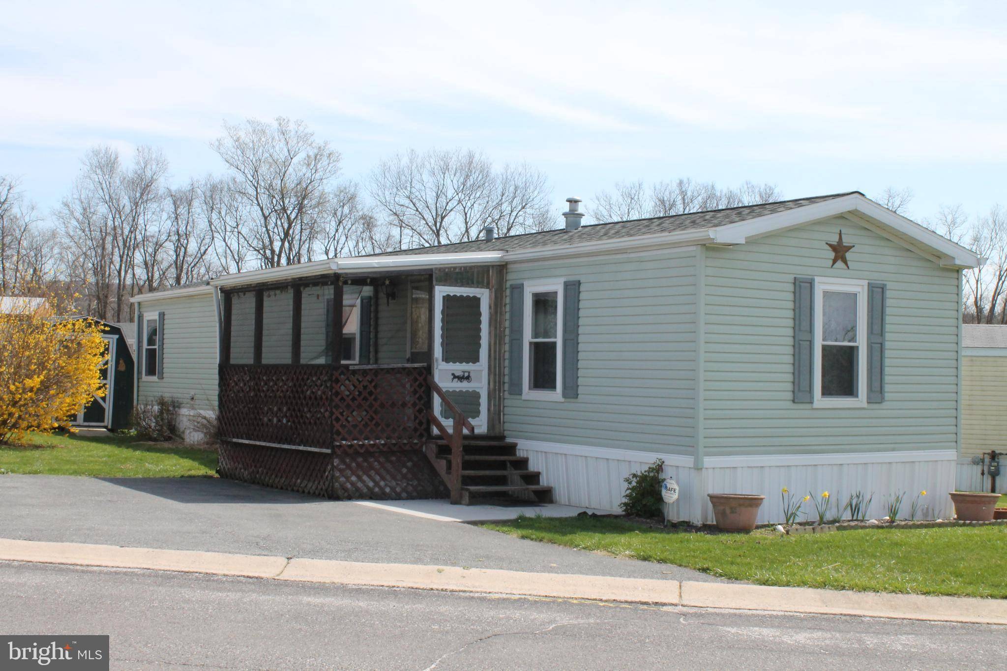 Columbia, PA 17512,69 CIRCLE DR