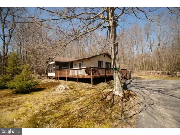 127 WYALUSING DR, Pocono Lake, PA 18347