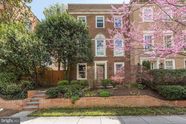 3818 KLINGLE PL NW, Washington, DC 20016