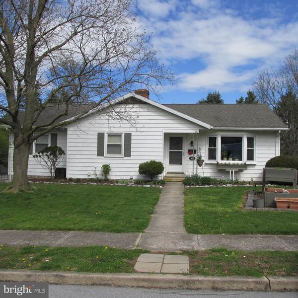 411 E CHERRY ST, Elizabethtown, PA 17022