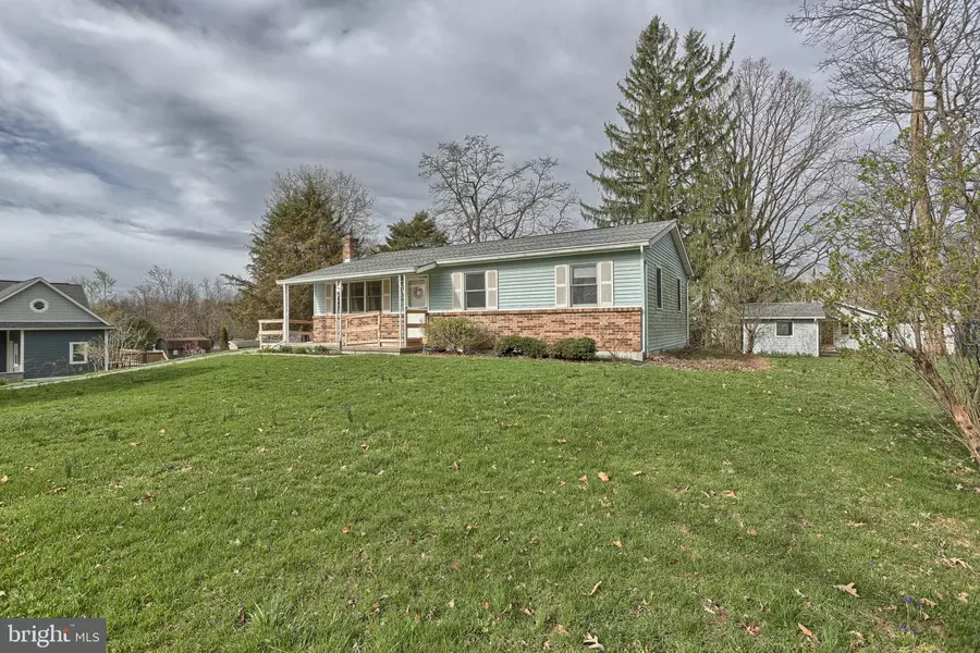 318 BEAVER RD, Harrisburg, PA 17112