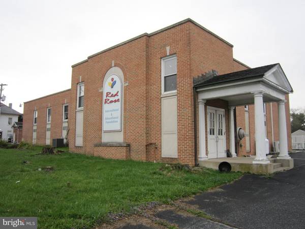 274 W MAIN ST, Leola, PA 17540