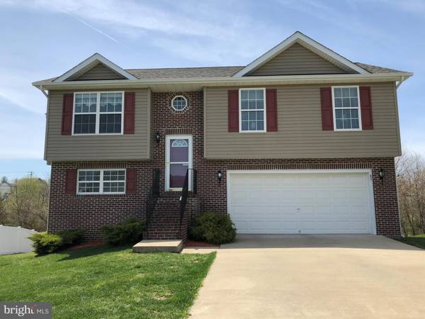 83 BUCHANAN LN, Inwood, WV 25428