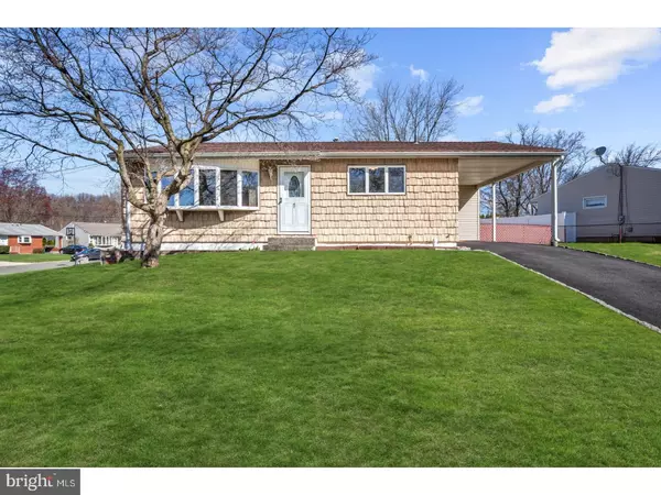 47 BUTTONWOOD DR, Sayreville, NJ 08859