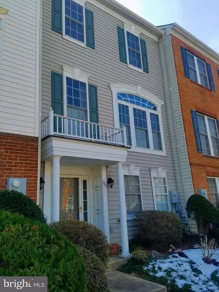 935 HARRISON CIR, Alexandria, VA 22304