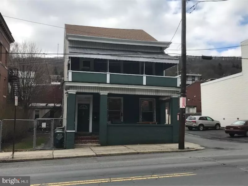 825 W MARKET ST, Pottsville, PA 17901