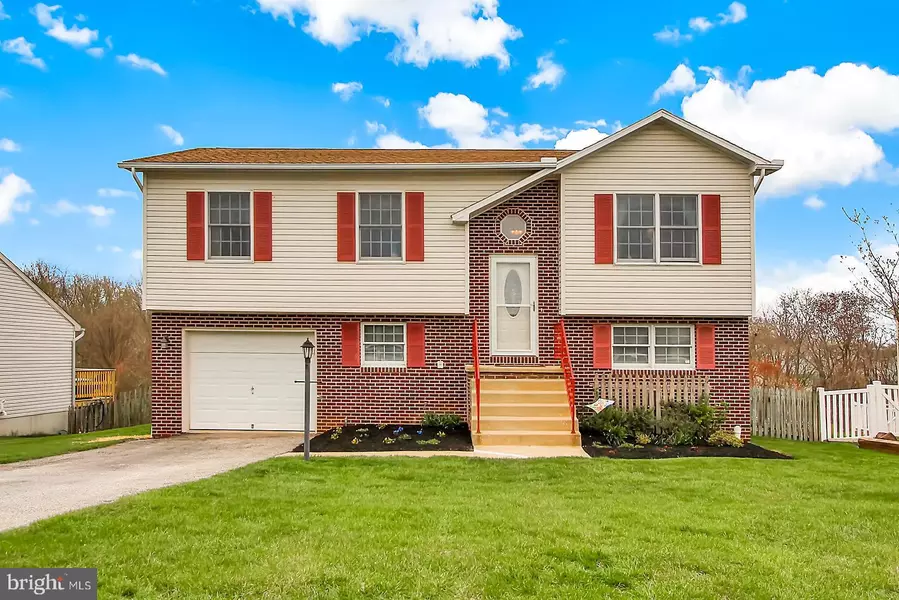 2923 VILLAGE SQUARE DR, Dover, PA 17315