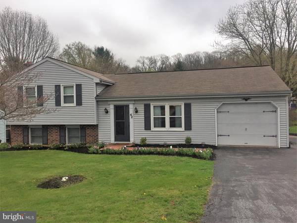 42 BROOKFIELD DR, Ephrata, PA 17522