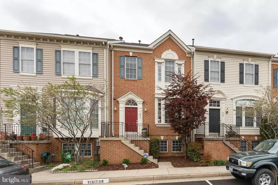 951 HARRISON CIRCLE, Alexandria, VA 22304