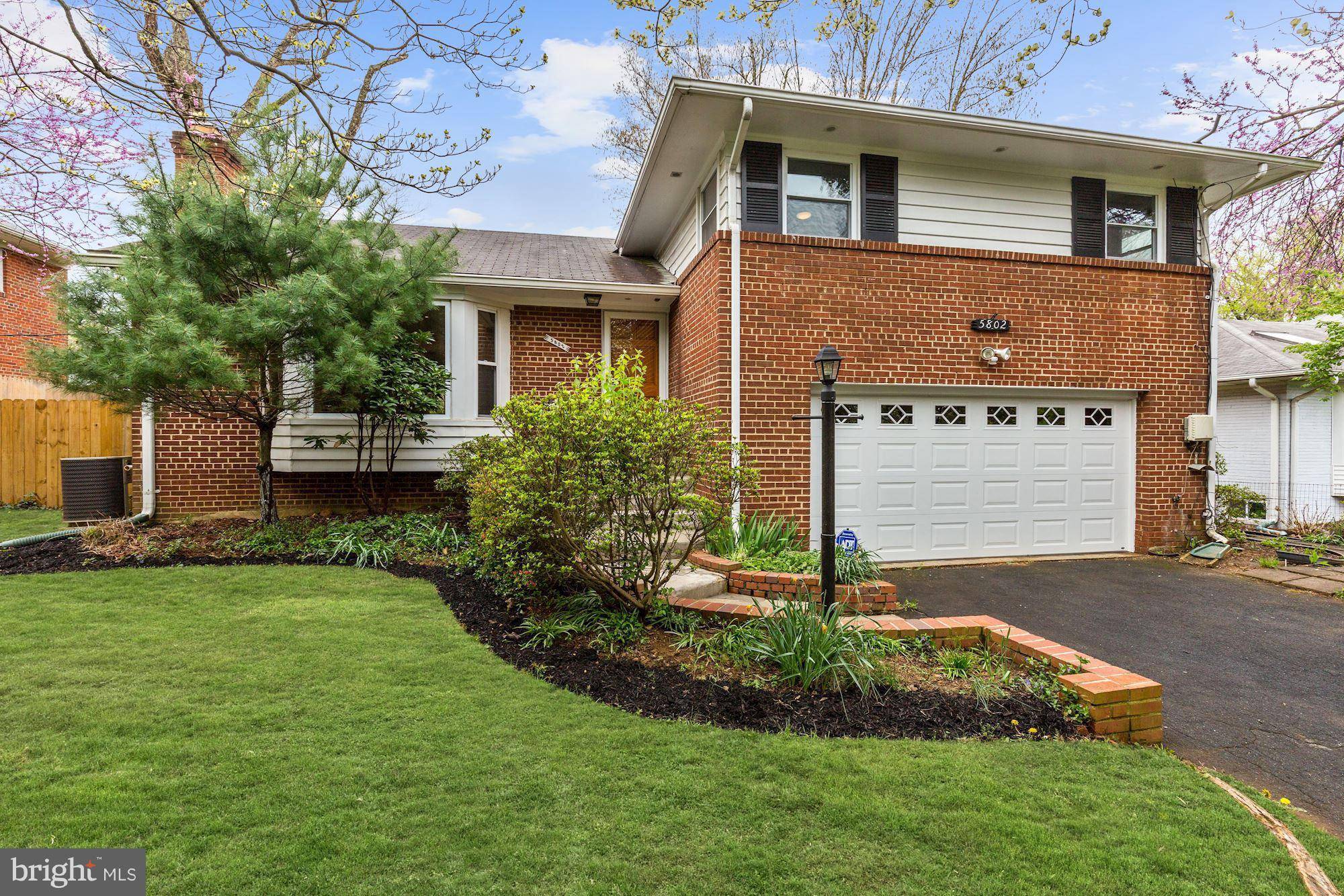 5802 GREENTREE RD, Bethesda, MD 20817