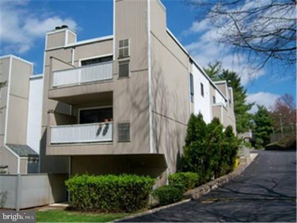 1750 OAKWOOD TER #17D, Narberth, PA 19072