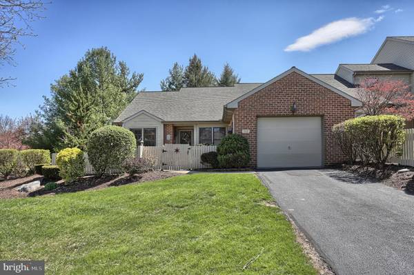 82 LEEARDEN RD, Hershey, PA 17033