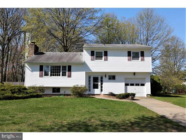 52 OXFORD DR, East Windsor, NJ 08520