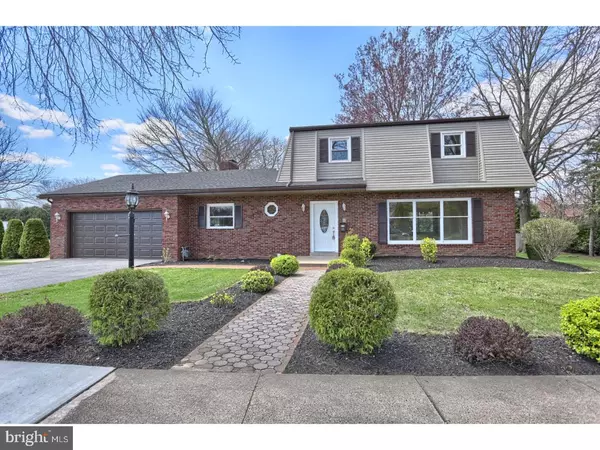 16 WELLINGTON BLVD, Wyomissing, PA 19610