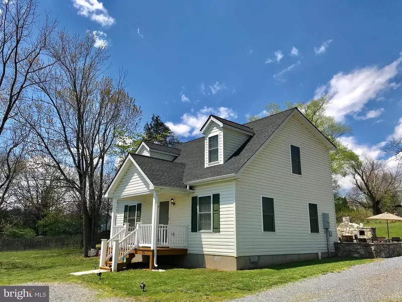 10 ROBERTS LN, Boyce, VA 22620