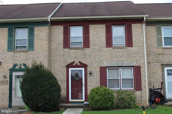 6528 HOLLOW DR, East Petersburg, PA 17520