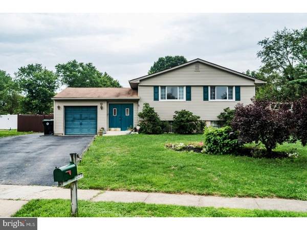 10 EMMETT DR, Waterford Works, NJ 08089