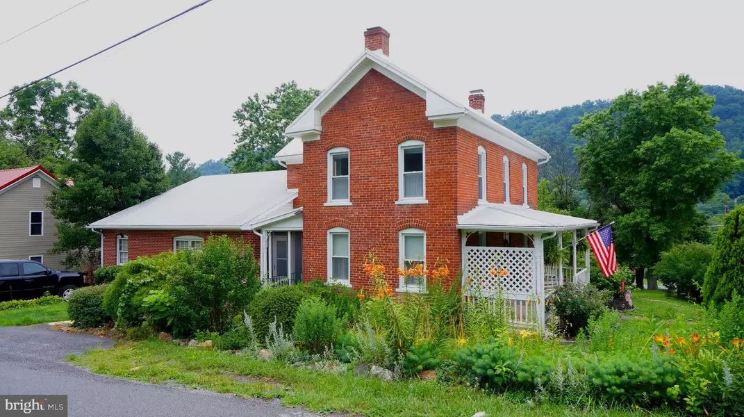 46 GOFF ST, Berkeley Springs, WV 25411