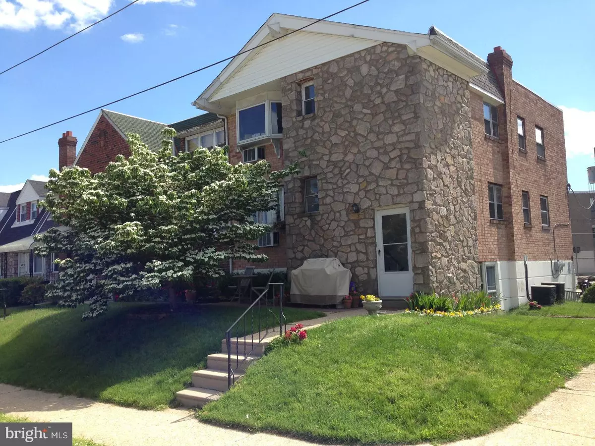 Philadelphia, PA 19128,5466 VICARIS ST