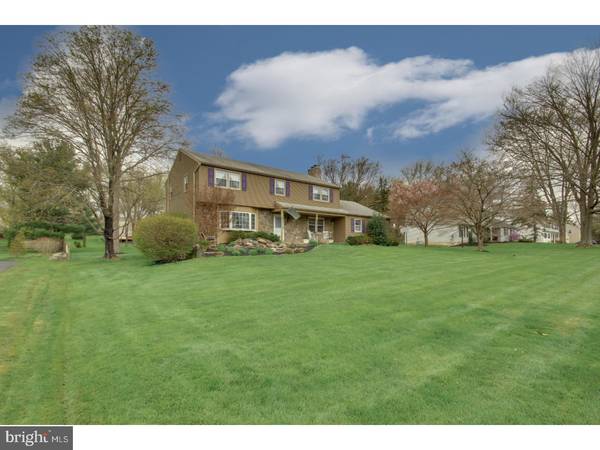 7 SUNNYBROOK DR, New Britain, PA 18901