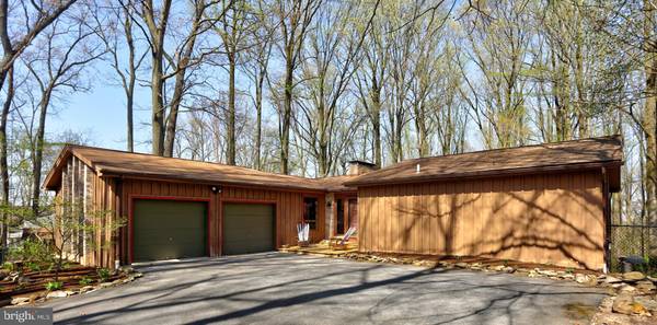 40 RIDGE RD, Etters, PA 17319