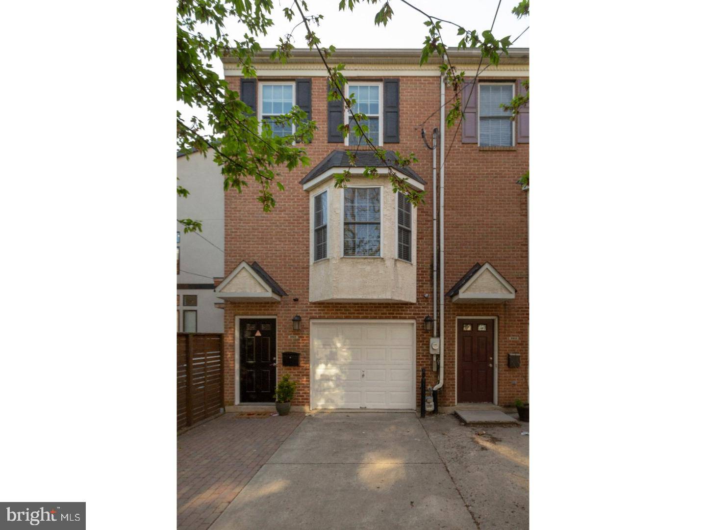 Philadelphia, PA 19123,960 N LAWRENCE ST