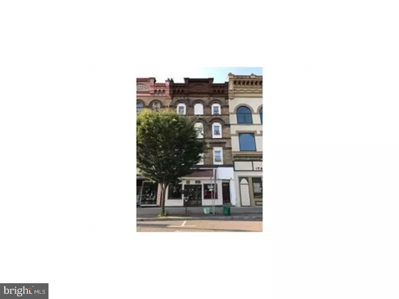 14 W BROAD ST, Tamaqua, PA 18252