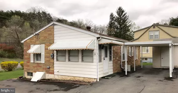 Berkeley Springs, WV 25411,15 PEER LN