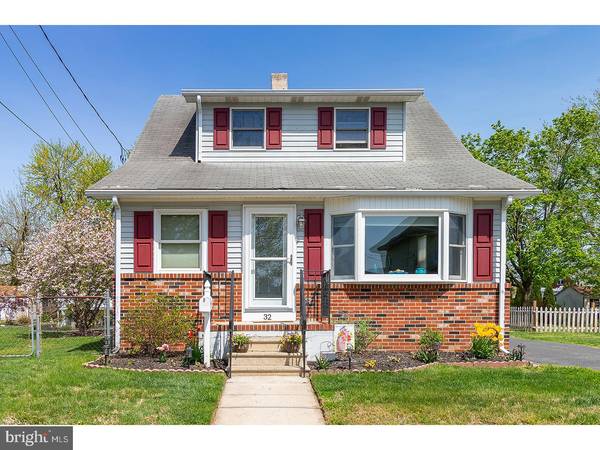 32 OAK ST, Gibbstown, NJ 08027