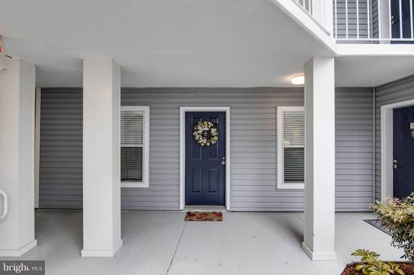 3179 SUMMIT SQUARE DR #2-B6, Oakton, VA 22124