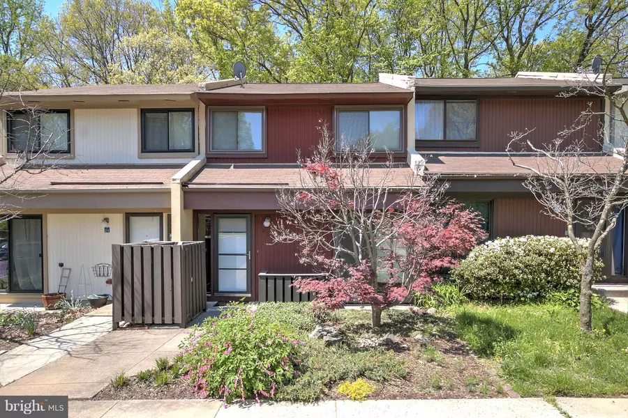 2226 COPPERSMITH SQ, Reston, VA 20191