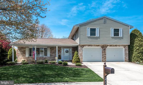 2114 FOXFIRE DR, Mechanicsburg, PA 17055