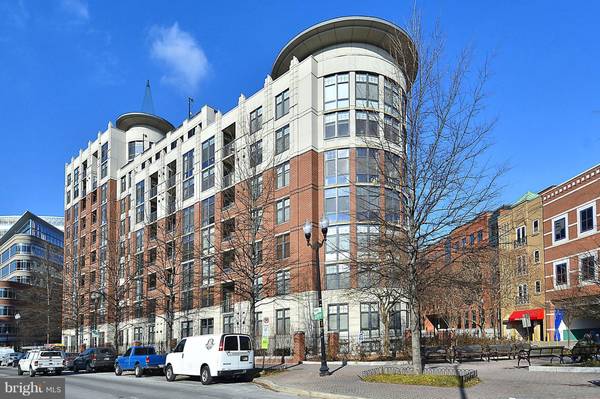 1021 GARFIELD ST #903, Arlington, VA 22201