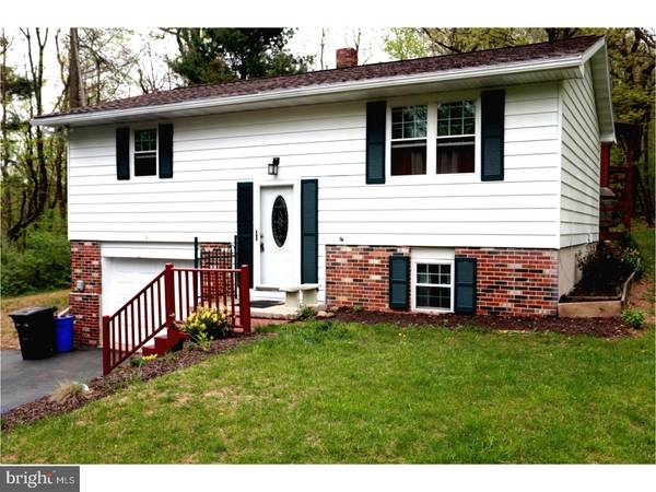 106 FOXCROFT LN, Robesonia, PA 19551