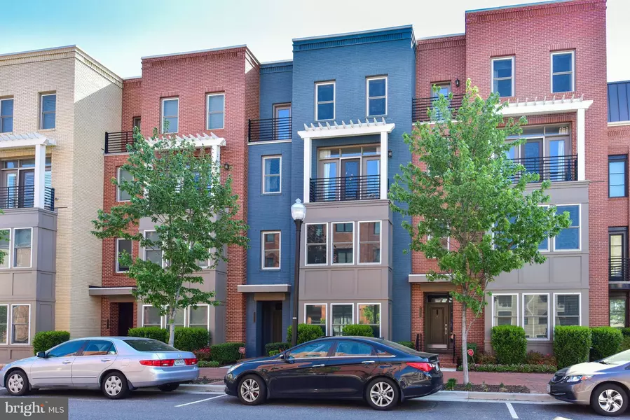 2011 MAIN LINE BLVD #102, Alexandria, VA 22301