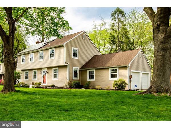 16 TWIN OAKS DR, Lawrenceville, NJ 08648