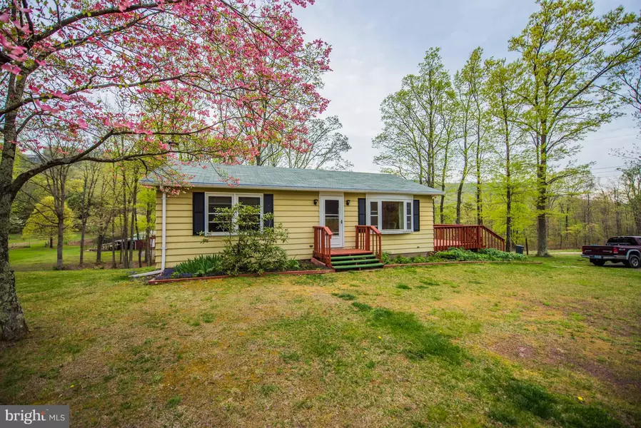 7 WIZARD LANE, Great Cacapon, WV 25422