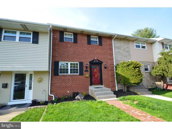 29 W CHESTNUT ST, Macungie, PA 18062